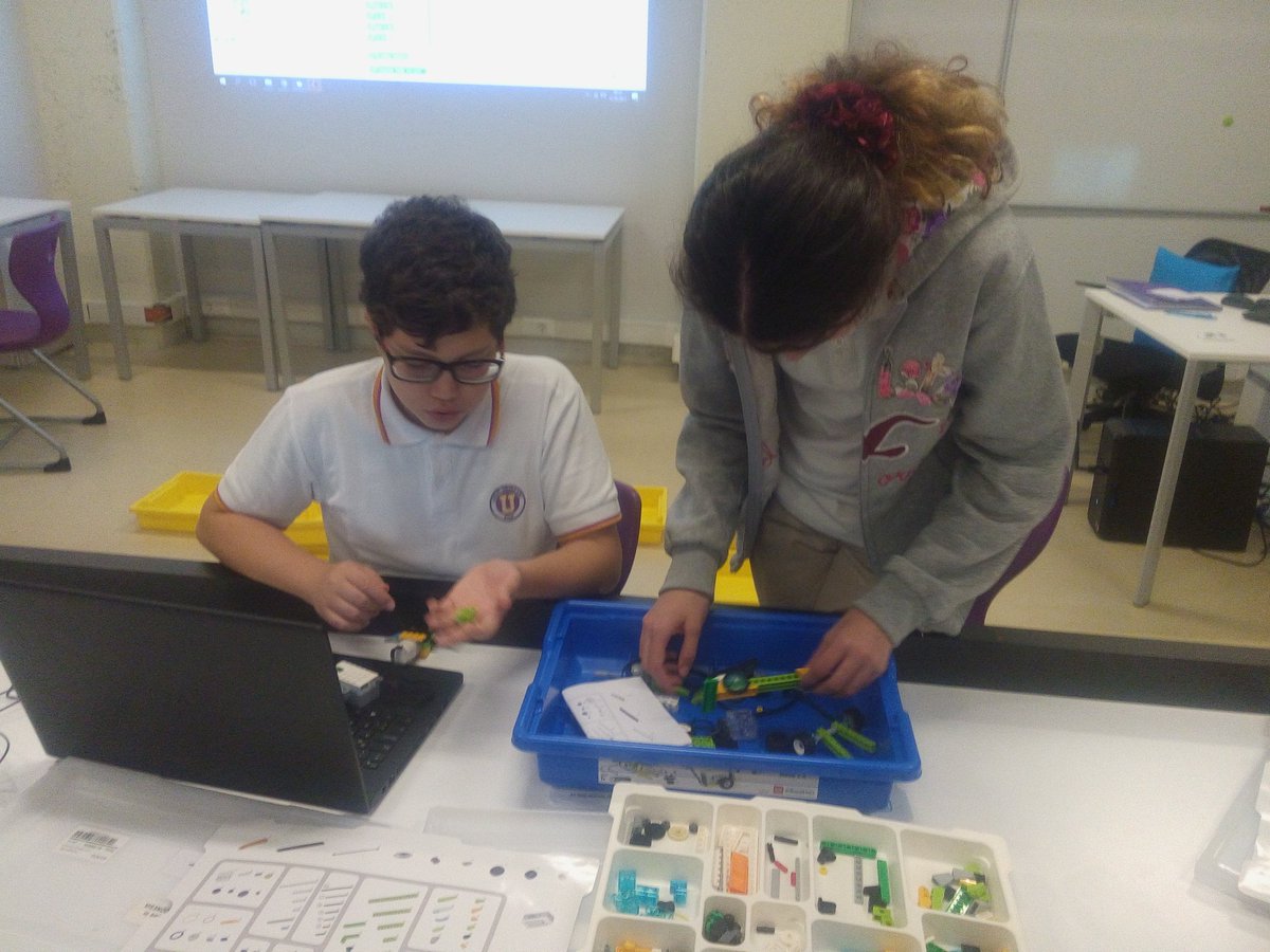 ercanbilisimogr's tweet image. Muratpasa ugur okullarinda wedo2.0 kodlama etkinligi. #europecodeweek #ucodeweek #ugurkodluyor #ugurmuratpasakodluyor