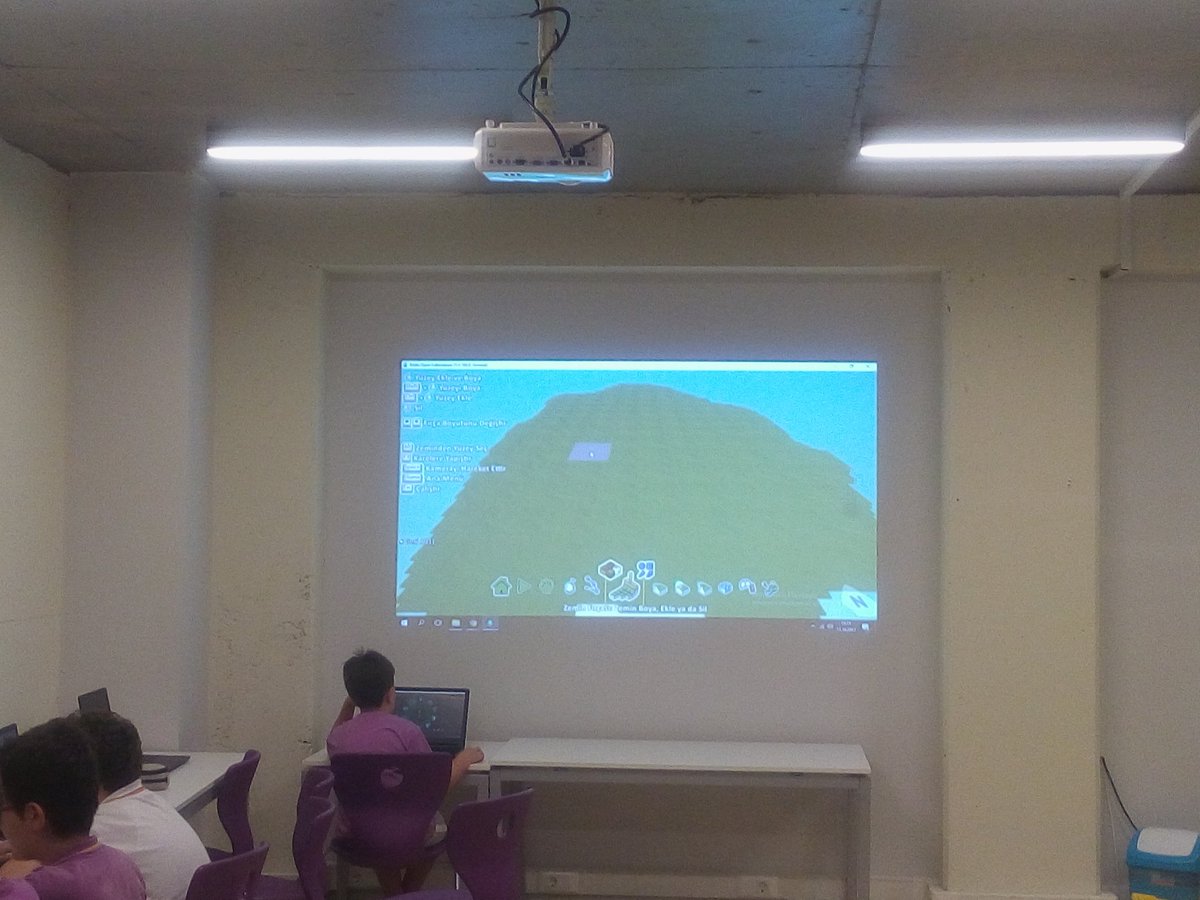 ercanbilisimogr's tweet image. Muratpasa ugur okullarinda codugamelab ile dunyamiz oyun kodlamasi yaptik. #europecodeweek #ucodeweek #ugurkodluyor #ugurmuratpasakodluyor