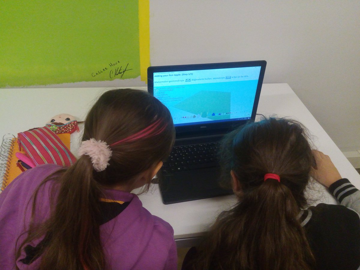 ercanbilisimogr's tweet image. Muratpasa ugur okullarinda codugamelab ile dunyamiz oyun kodlamasi yaptik. #europecodeweek #ucodeweek #ugurkodluyor #ugurmuratpasakodluyor