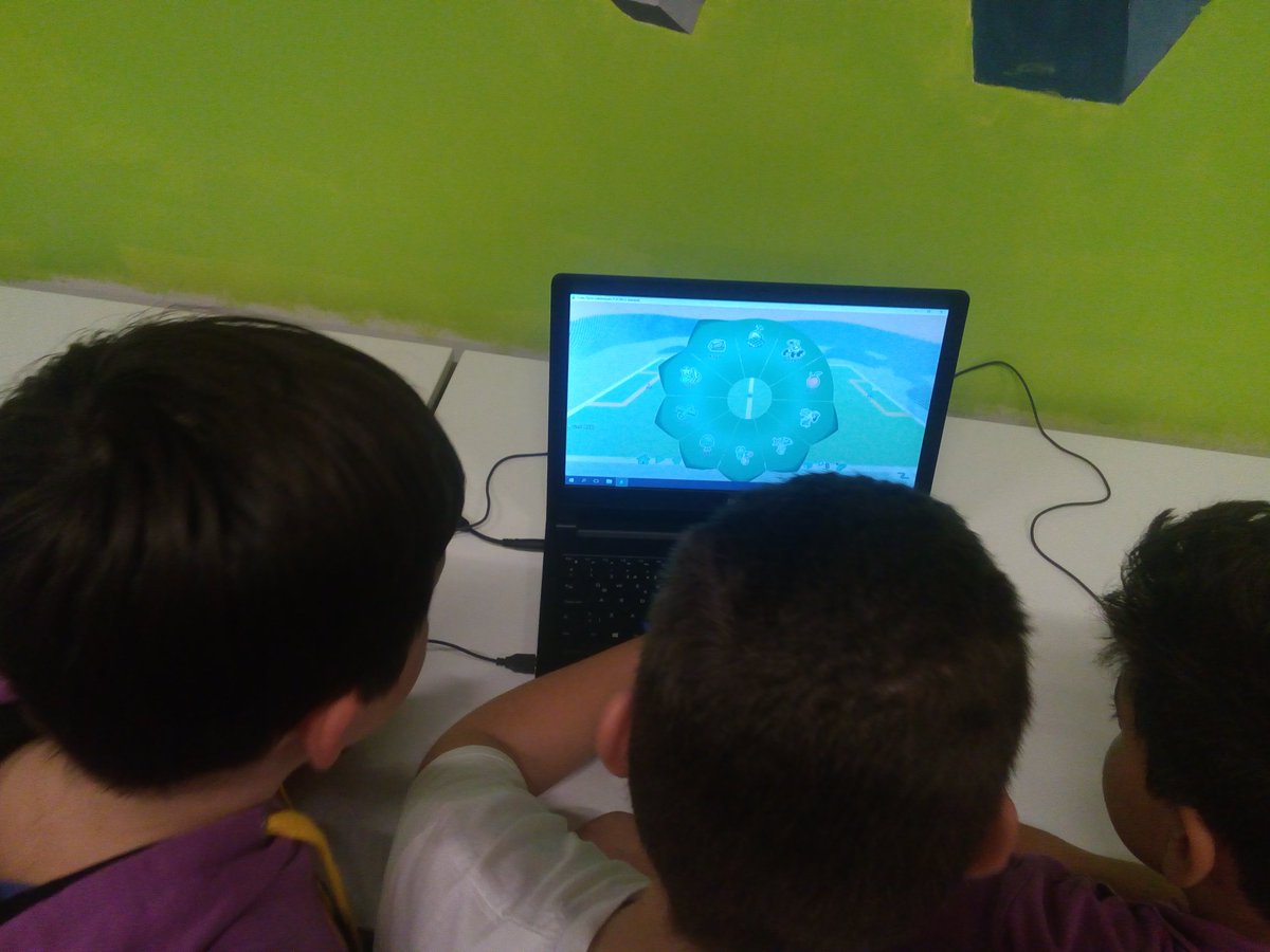 ercanbilisimogr's tweet image. Muratpasa ugur okullarinda codugamelab ile dunyamiz oyun kodlamasi yaptik. #europecodeweek #ucodeweek #ugurkodluyor #ugurmuratpasakodluyor