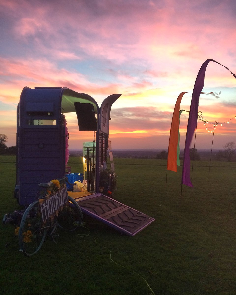 FaceBoxBoutique's tweet photo. Stunning scenes and couple at last weekends wedding! 😍 #wedding #festivalwedding #photobooth #hireus #sunset #WEDDINGPHOTOGRAPHY #weddings https://t.co/oJVlfhf2An