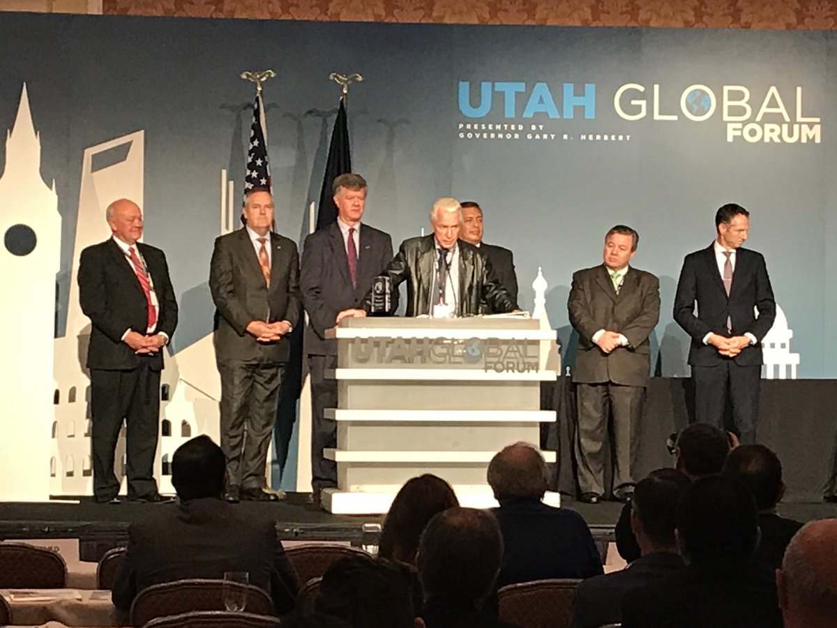 saltlakechamber's tweet photo. Congratulations @ultradent on your recognition as International Company of the Year! #UGF2017 https://t.co/F7g7XgK1tm