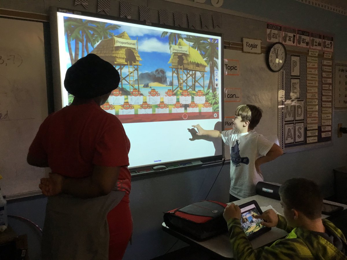 ChelseaJacobs23's tweet image. Intense competition in 6th Period using class lab super sort! #lmstech
