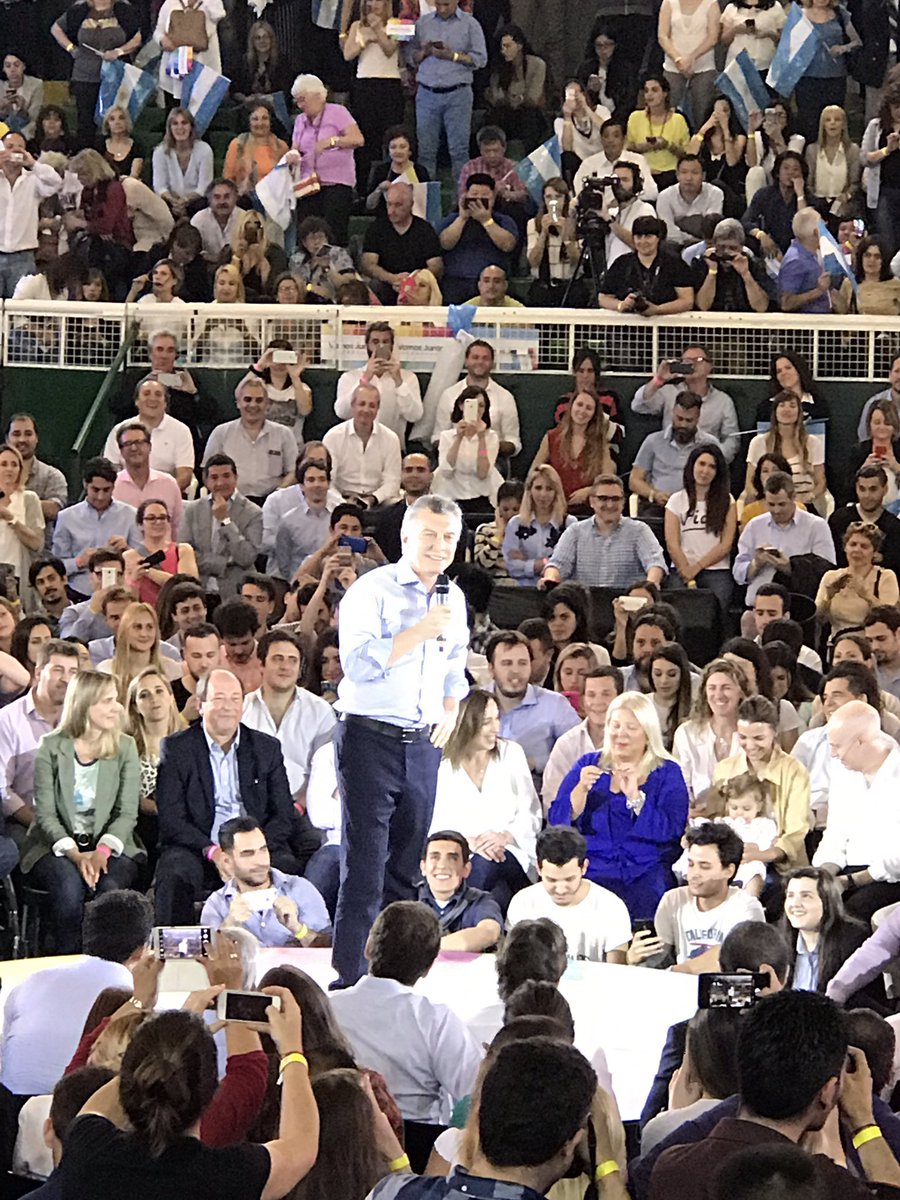 DipSorgente's tweet photo. #CierreDeCampaña en #Ferro junto al presidente @mauriciomacri @horaciorlarreta y @elisacarrio  #VamosJuntos en la Ciudad y en todo el país https://t.co/fJkUhSEa4F