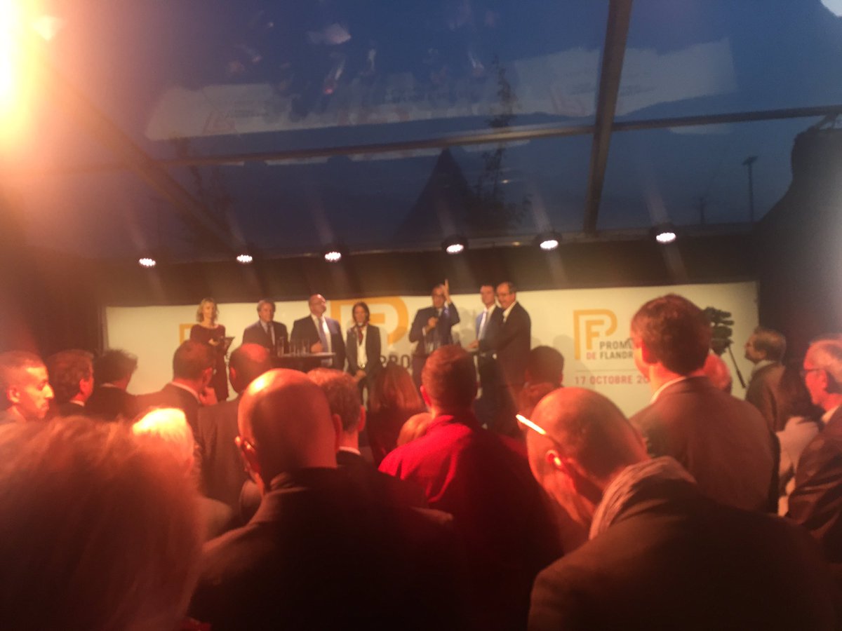 VincentVercamer's tweet photo. #Inauguration Promenade de Flandres par @Immochan_Corp @MEL_Lille @NeuvilleenF Éclairage par @SPIEgroup https://t.co/gGaLn1YPUg
