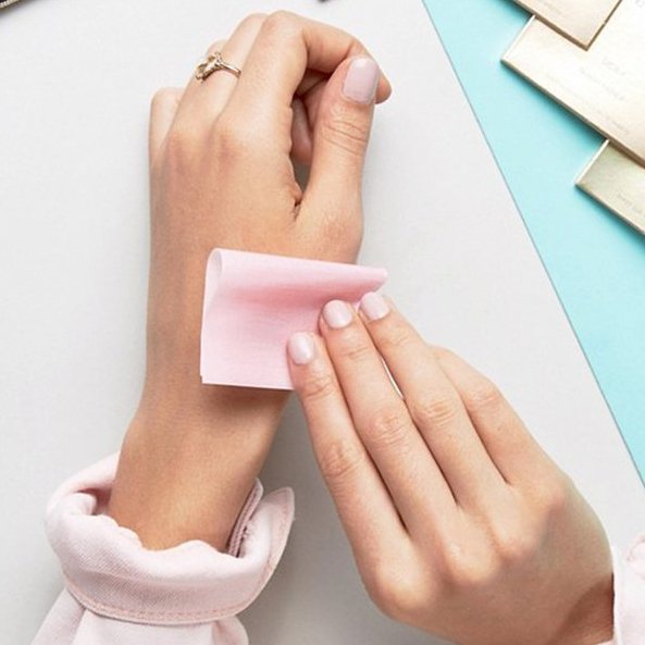 Beaubyte's tweet photo. @maicouture's makeup paper will be a miracle for all you women on the go! Be sure to check out their  products on our app 'BEAUBYTE' https://t.co/XzVDCYF7J5