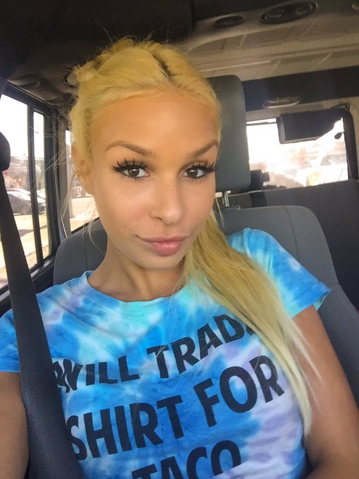 Happy Taco &amp; Titty Tuesday 😝 #willtradeshirtfortacos #lilnaturals #tacotuesday #TittyTuesday 🙈 https://t<a href="/tag/willtradeshirtfortacos"class="tags">#willtradeshirtfortacos</a><a href="/tag/tacotuesday"class="tags"><span>#tacotuesday</span></a><a href="/tag/tittytuesday"class="tags"><span>#tittytuesday</span></a><a href="/tag/lilnaturals"class="tags"><span>#lilnaturals</span></a>