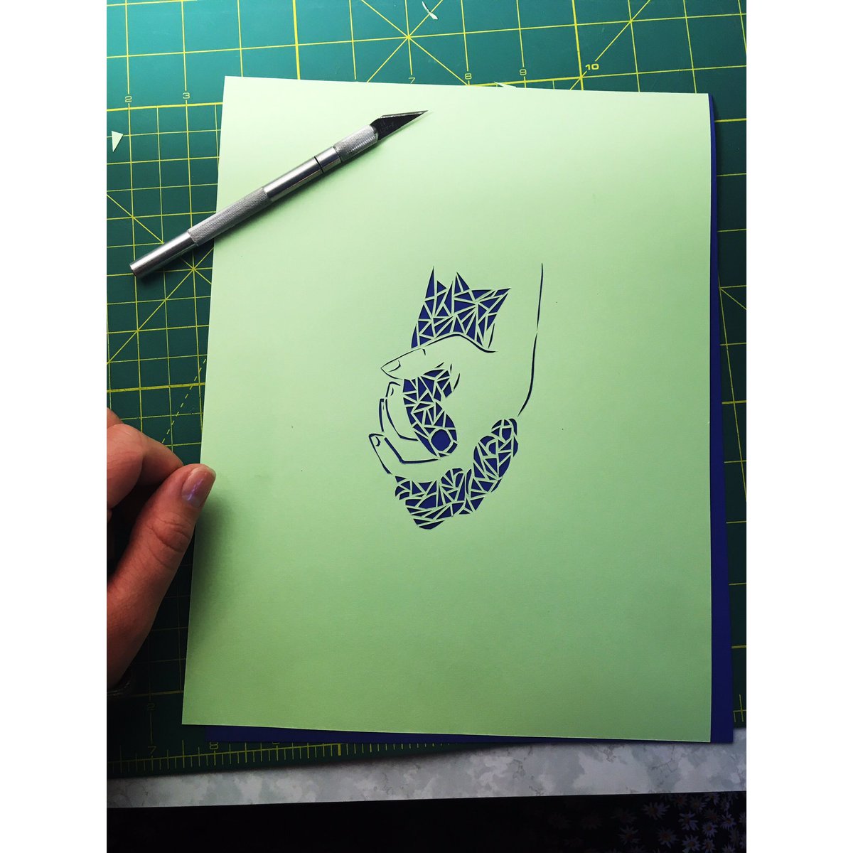 AmyRosalyn's tweet photo. New art. #amyrosalynpaper #cutpaper #handcut #paperart https://t.co/lk79gWm9Ox