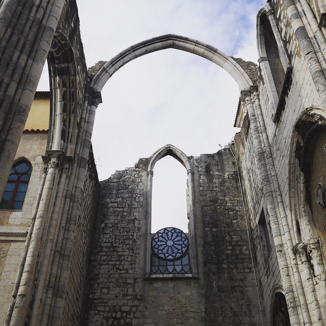 joiedevivre9's tweet photo. LOVED exploring the ruins of #CarmoConvent. #wanderlust #travel #Lisboa #Portugal https://t.co/Fx8pRF2khO