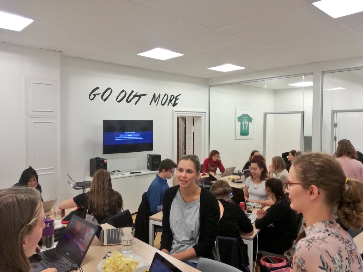 Codher_com's tweet photo. A packed evening of #Programming and talking about #onlinesecurity #techdiversity with @Codher_com &amp; @BillettoDK - #womenintech #codher https://t.co/l4yiYgDsXY
