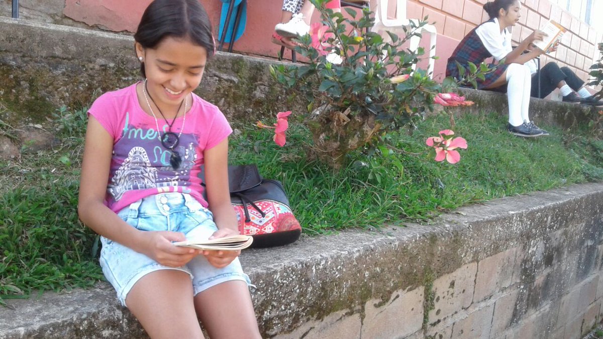 Guadalupegestor's tweet photo. #SeEduca Leyendo y jugando aprendemos volando! @SecEducacionAnt @GuadalupeAnt https://t.co/mUfB4MvDsJ