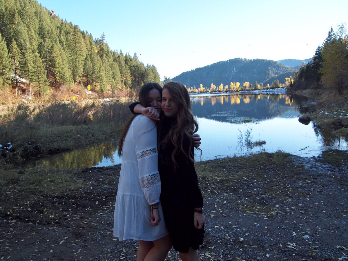 cassbatess's tweet photo. Fun Fact: the leaves here don't just turn brown and fall off, Fall exists and it's beautiful also my roommates are freaking adorable https://t.co/TzWJNC9gGt