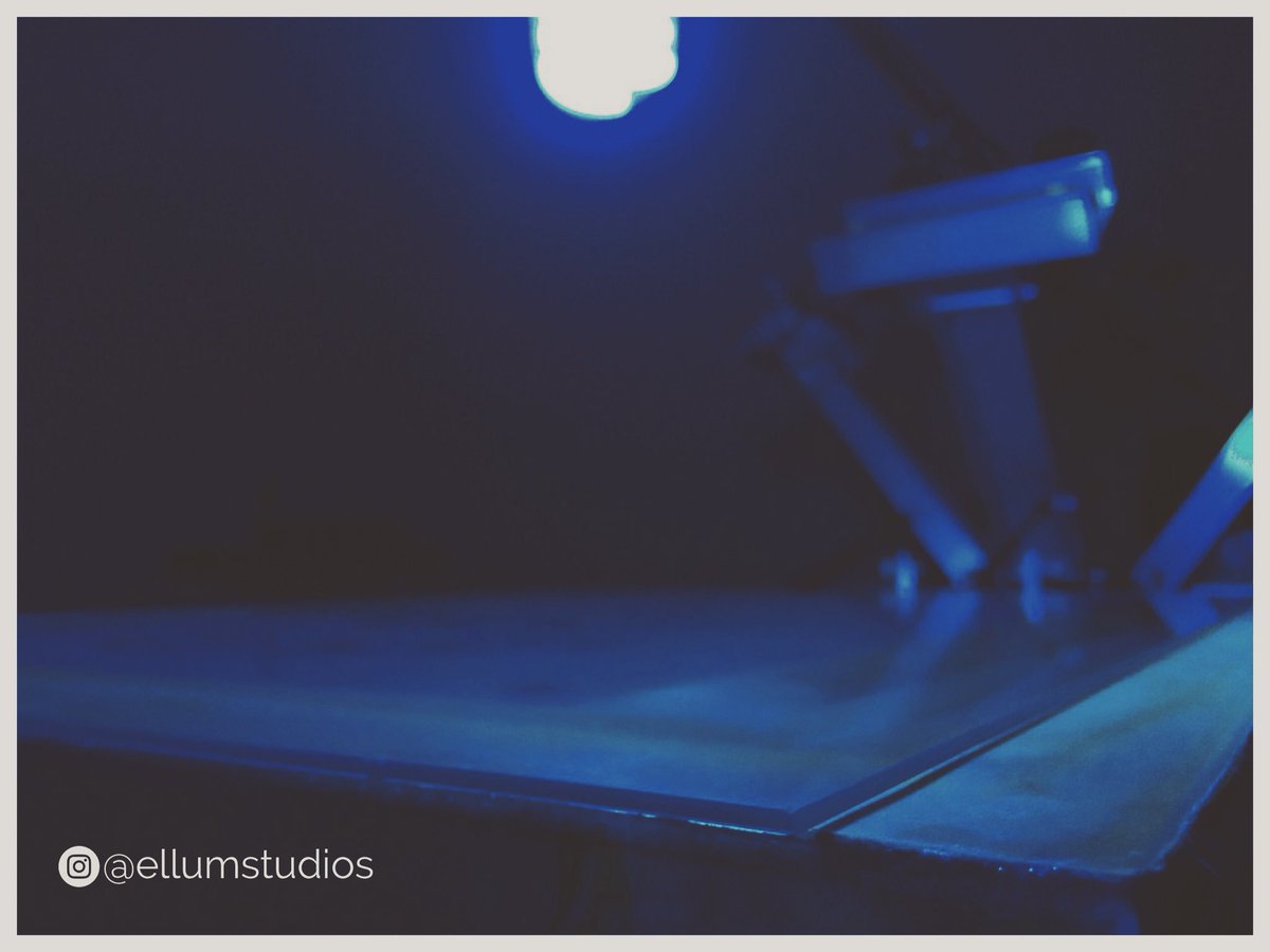 ellumstudios's tweet photo. dark room tuesday

#darkroom #tuesday #tuesdayvibes #work #blue #worknstuff #screenprinting #screenprep #create #makestuff https://t.co/GXA40BFFlG
