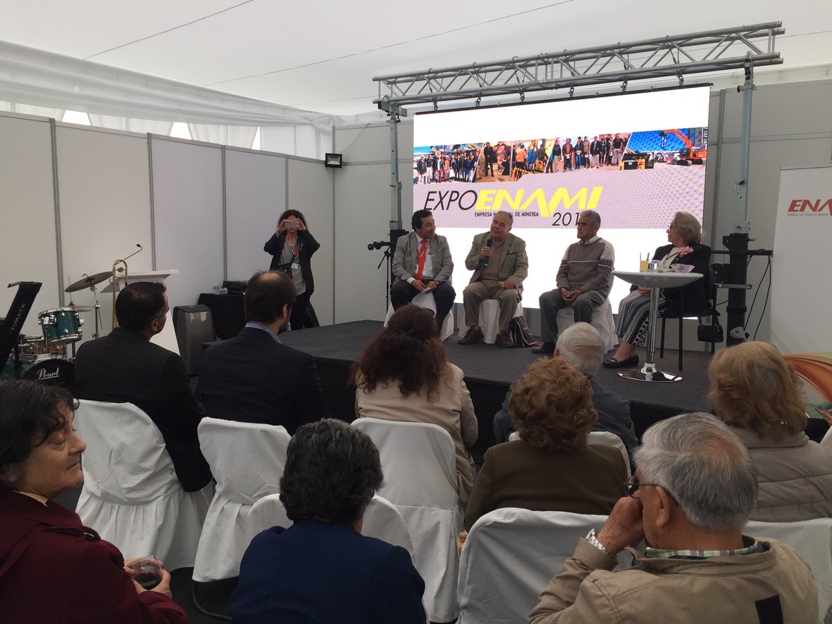 ErichSchnake's tweet photo. AHORA en La Serena participando de la tertulia en #EXPOENAMI2017 @ENAMIChile @ExpoEnami https://t.co/waV55XCmMs