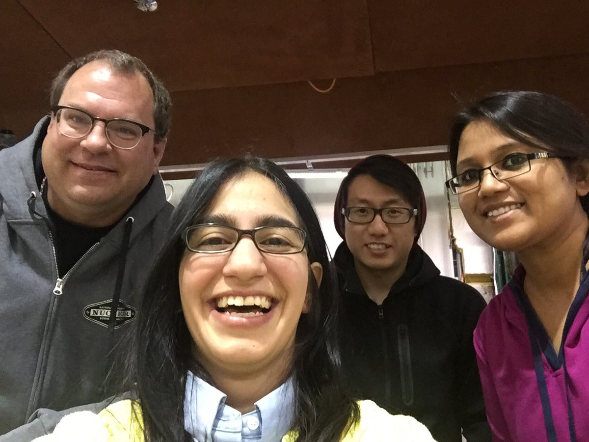 nuclear94's tweet image. #synchrotronSelfie at @advancedphoton with @gulinvardar of MIT. We are studying Li ion batteries this run. #exafs #sector10 @IIT_Science