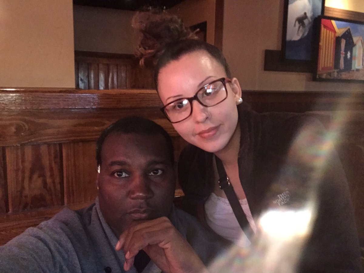 King2075's tweet photo. @Outback I guess it's true about sitting African Americans in the back of the restaurant. It is also empty! #Embarassing!💔😞 https://t.co/RSP5Y8Kqbi
