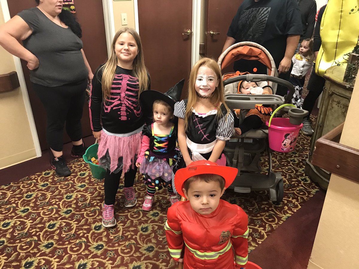 WaterfordPHC's tweet photo. Full House! Family, fun, & candy! 🍬🍬 #candycrazy #Monsterball🎃 @KokomoNews @KokomoTribune @Z925FM https://t.co/YosKsr1KOS