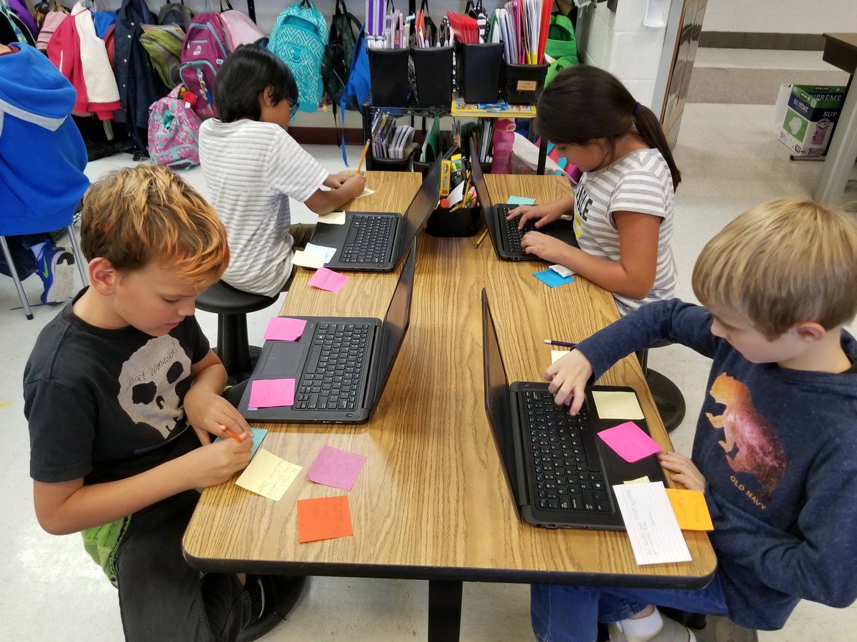 jewellclass's tweet photo. Beta Testing Projectile Games #epicbuild #gallerywalk #scratch #loudouncodes #coding #computerscience @LCPS_CttF @LCPS_CttF @MrsMackey4 https://t.co/f6QAerE3Ob