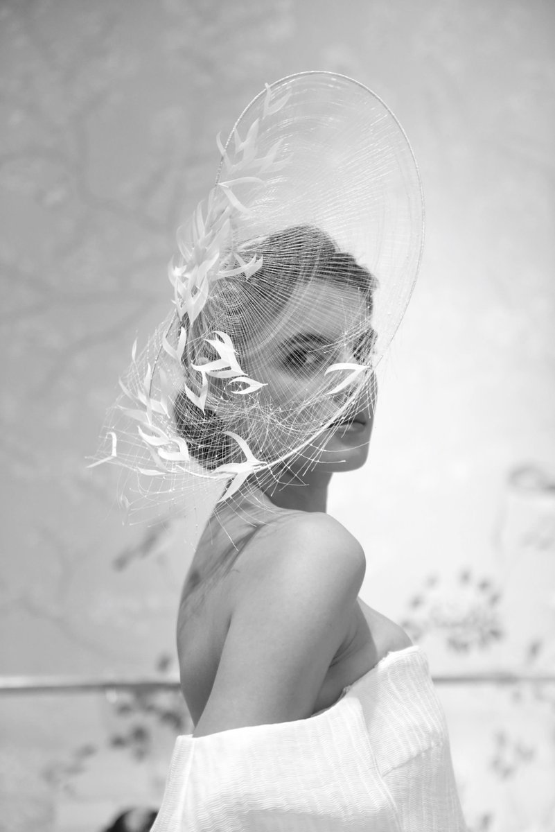 So in 💗 with this #couture headpiece by <a href="/monvieve/">Monvieve</a> 📸: <a href="/KLKPHOTOGRAPHY/">KLK PHOTOGRAPHY</a> #gowsnybfw #bridalheadpiece #bridalstyle