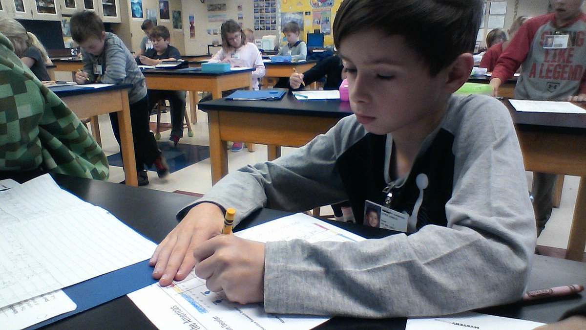 MrsGaucksClass's tweet photo. Learning how to create a climate maps.  #gespirates #futuremeteorologists https://t.co/lLDg0IxREY
