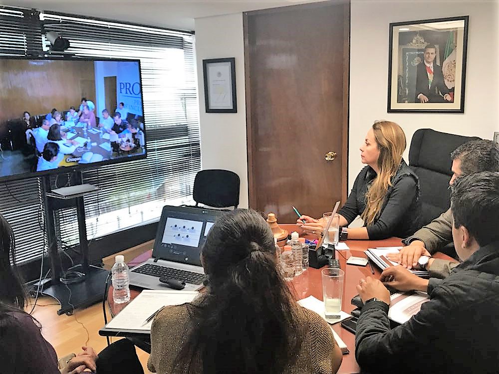 paula_hdz's tweet photo. Videoconferencia con la Delegación #PROSPERA en #Chiapas sobre operativo de validación de hogares afectados por el #Sismo en el #Soconusco https://t.co/KCoz1fCLAO