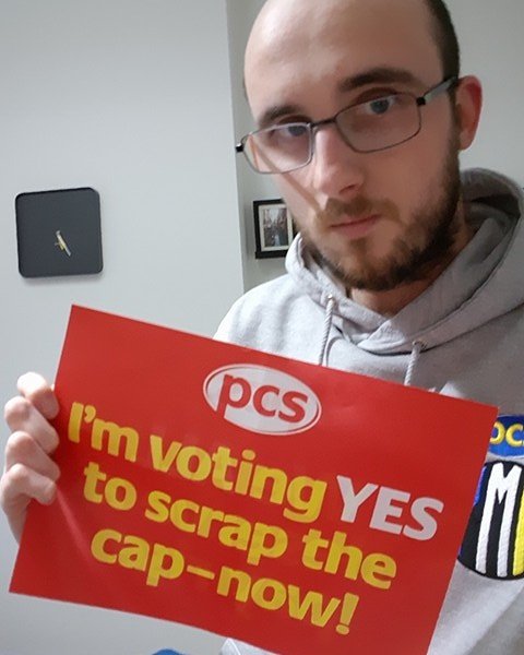 PCSYMN's tweet photo. "I’m voting yes, as year on year my bills increase but my income has hardly changed since joining the department"- Dean. @pcs_union https://t.co/x8Dj6GKNQl
