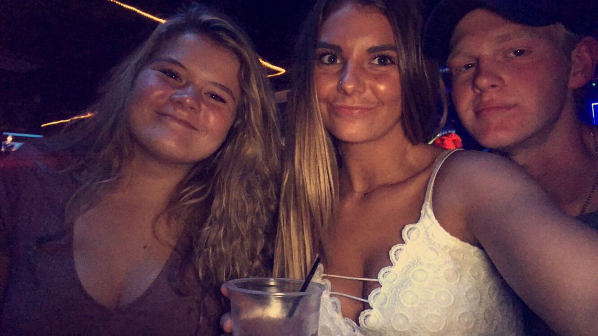 cn_hughes's tweet photo. happy birthday to my boyfriend @carsonbz !! love u &amp; can’t wait to celebrate 🎉 https://t.co/XNchT25tOH