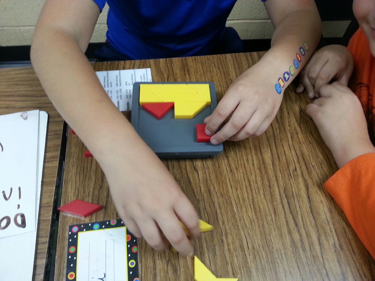 stony1lane's tweet photo. Problem solving games in Tracy Madden's 4th Grade class. #littogether #learningtheme #problemsolving https://t.co/PHSWFbYqU6