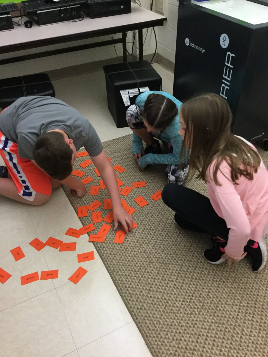 JennBrown152's tweet photo. Students play a vivid verb matching game to help their narrative descriptions. #CBButlerElem @JSBrown https://t.co/GWeXJPtoDo