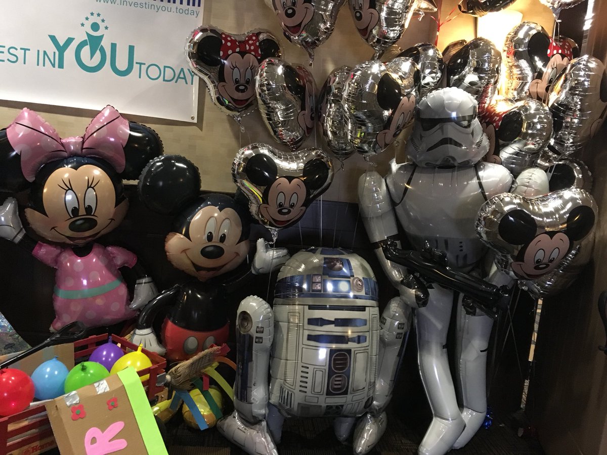 AWWCommercial's tweet photo. @Disney Institute’s balloon game is no joke! Fantastic presentation today! #ACCExcellenceSummit @SherryKennett_ https://t.co/fR0UPy4iKH