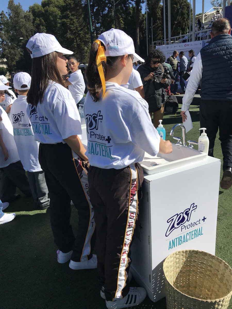 Zest_Mexico's tweet photo. Ellos ya están disfrutando de la frescura y  sensación de limpieza que te deja el nuevo #ZestAntibac. https://t.co/vqrjl9o5v8