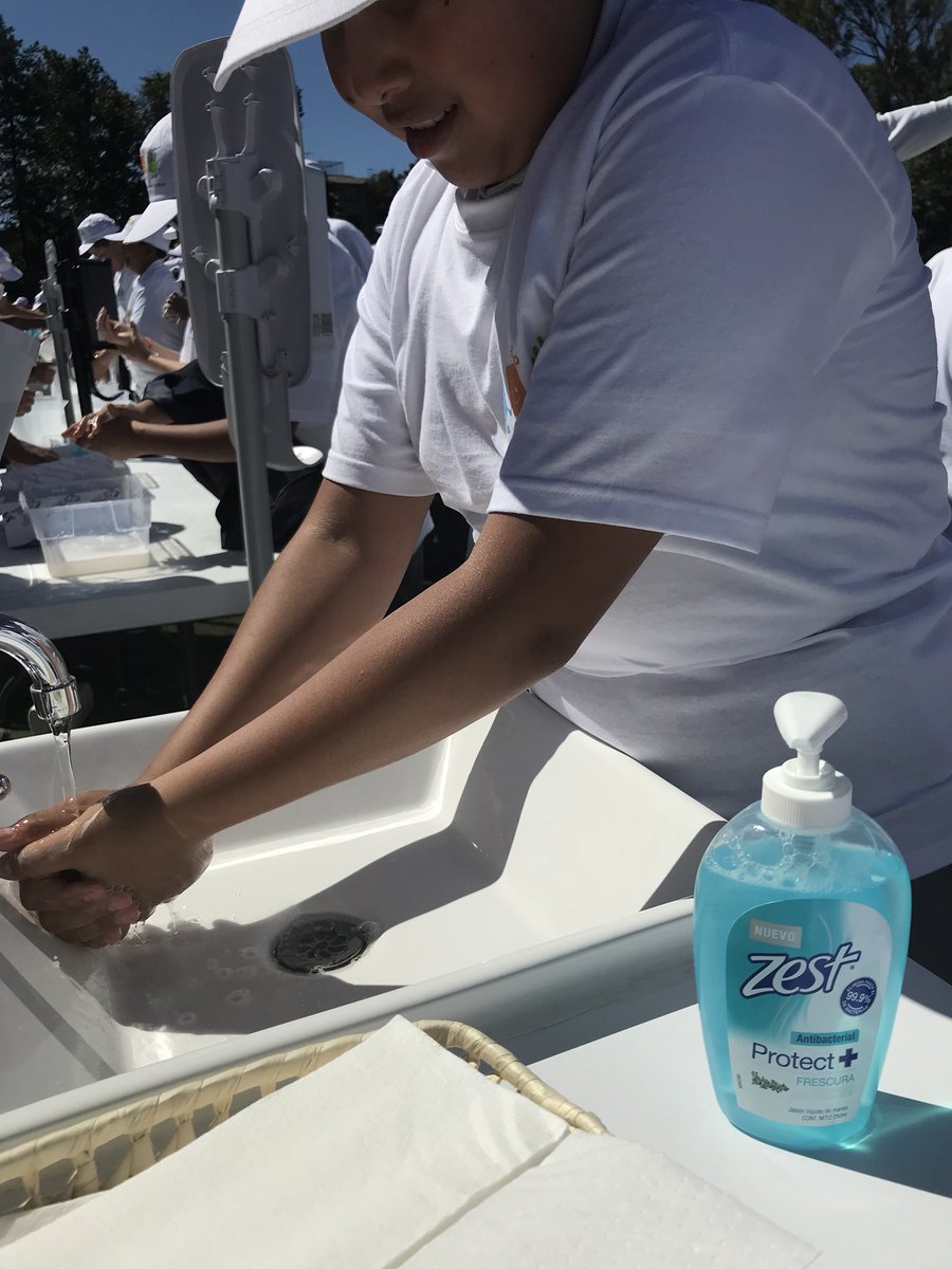Zest_Mexico's tweet photo. Ellos ya están disfrutando de la frescura y  sensación de limpieza que te deja el nuevo #ZestAntibac. https://t.co/vqrjl9o5v8