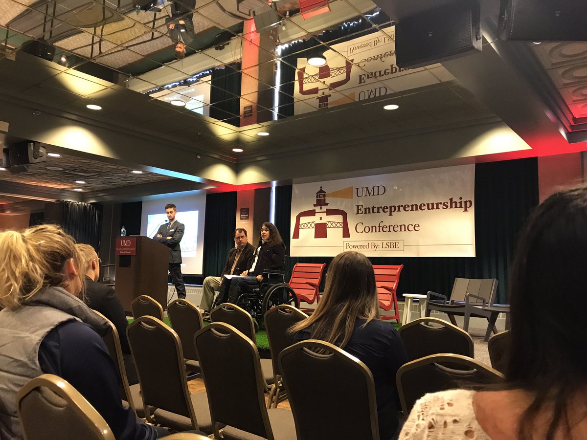 shjokinen's tweet photo. Mandy you are captivating! Thank you for sharing your story. #bigfatbacon #mnstatefair @bigfatbacon #followyourpassion #UMDCONF https://t.co/x31Wb7WhtP