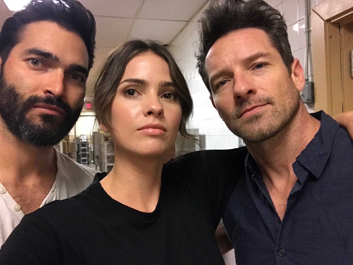 shelleyhennig's tweet photo. 🦆🦆🦅 @TylerL_Hoechlin @IanBohen https://t.co/qZxp9TFRk2