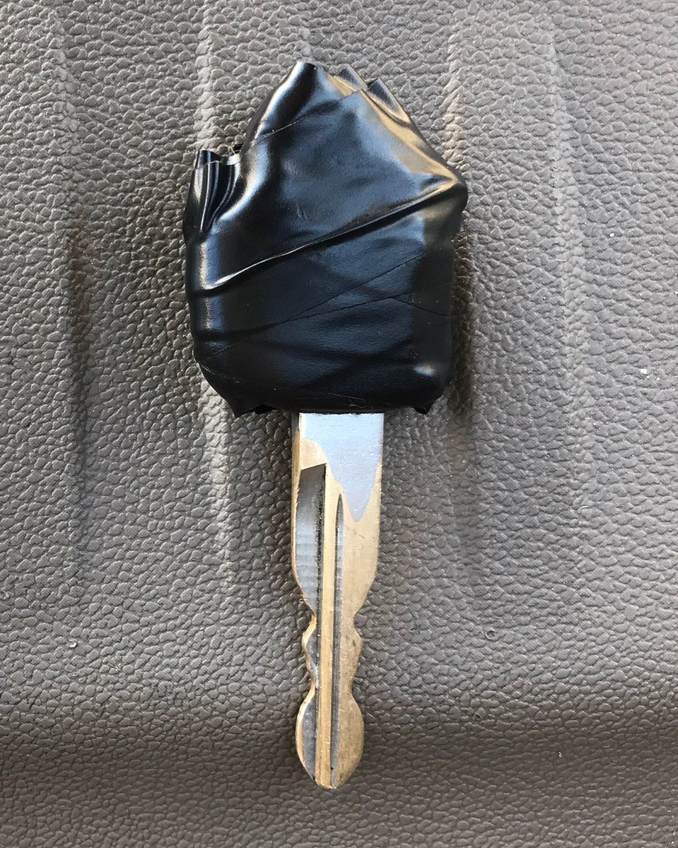 AutoTechElec's tweet photo. Key won’t open the vehicle?!😬 Don’t wait this long, 🤓 we can help! 😎👍🏻give us a call! #keys #wornoutkeys #laserkey #keycutting #programming https://t.co/DkTcCBuaJB