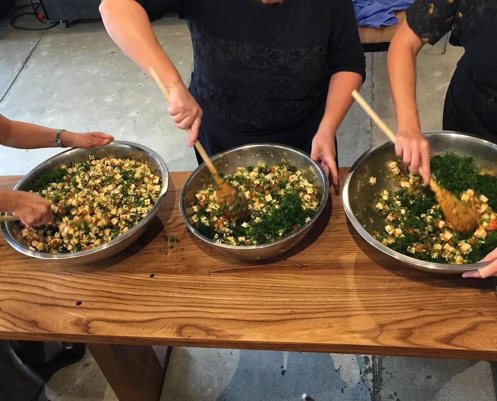 The amazing ladies of <a href="/18reasons/">18 Reasons</a> #SFFightsFire  @zoesfrenchtable <a href="/alittleyum/">A Little Yumminess</a> @flavor_explosions <a href="/hodosoy/">hodosoy</a>  @jensnex… ift.tt/2gqgaVP