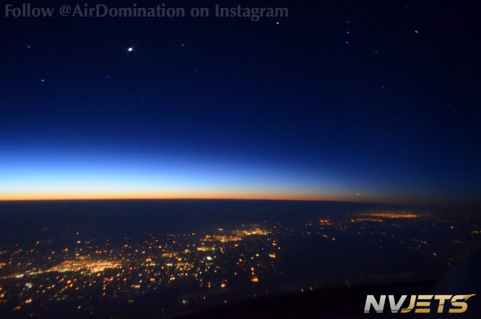 NVJETS's tweet photo. We cant stop staring at this pic from our Capt on #N100NV ! Just AMAZING!
#NVJETS #InFlight #NightPhotography #MindBlowingView #Stellar https://t.co/t2qOZEFvT1