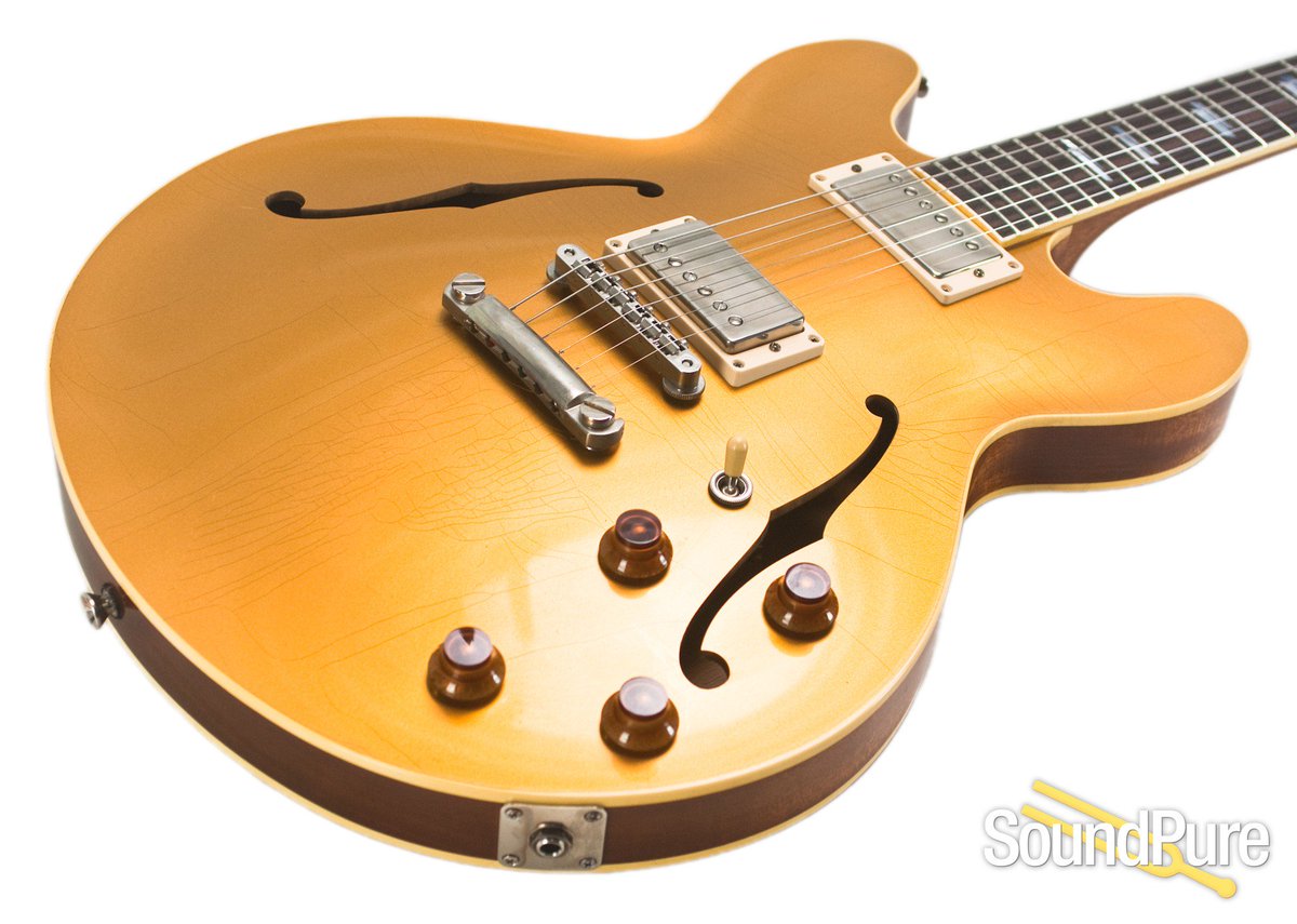 ThroBakdotcom's tweet photo. Collings I-35 Goldtop w/ ThroBak Custom ER MXV Pickups> https://t.co/YStWCHjg0o

#throbak #throbakelectronics #collingsguitars @SoundPure https://t.co/HAOssOJ7Lh