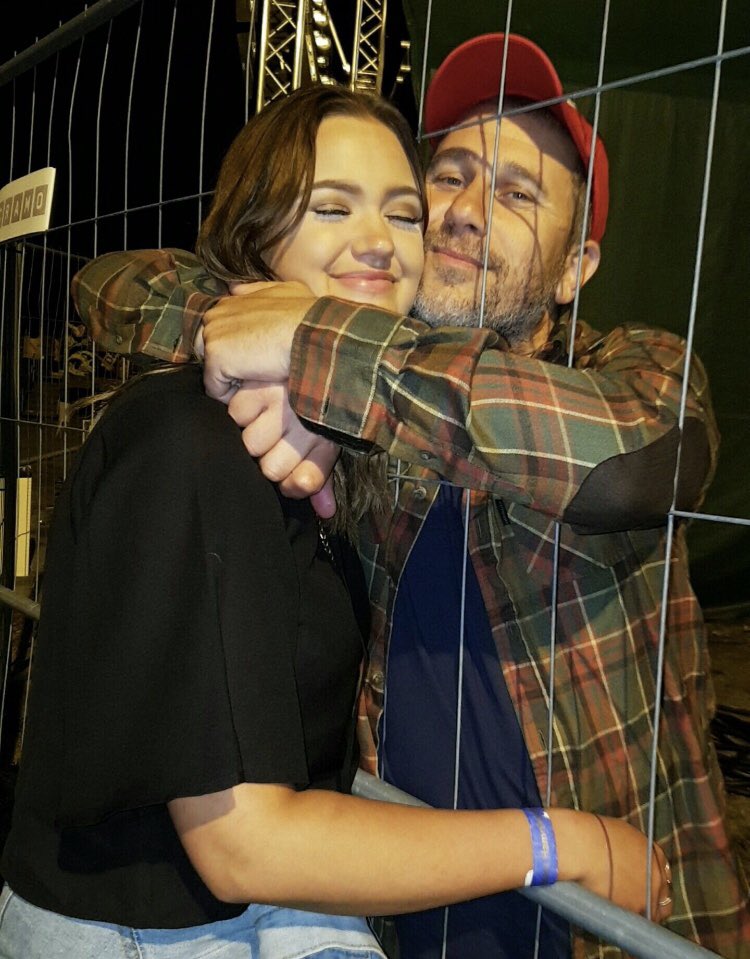 juliafalknils's tweet photo. Bild på mig &amp; ett fan https://t.co/RD3dbGWBdk