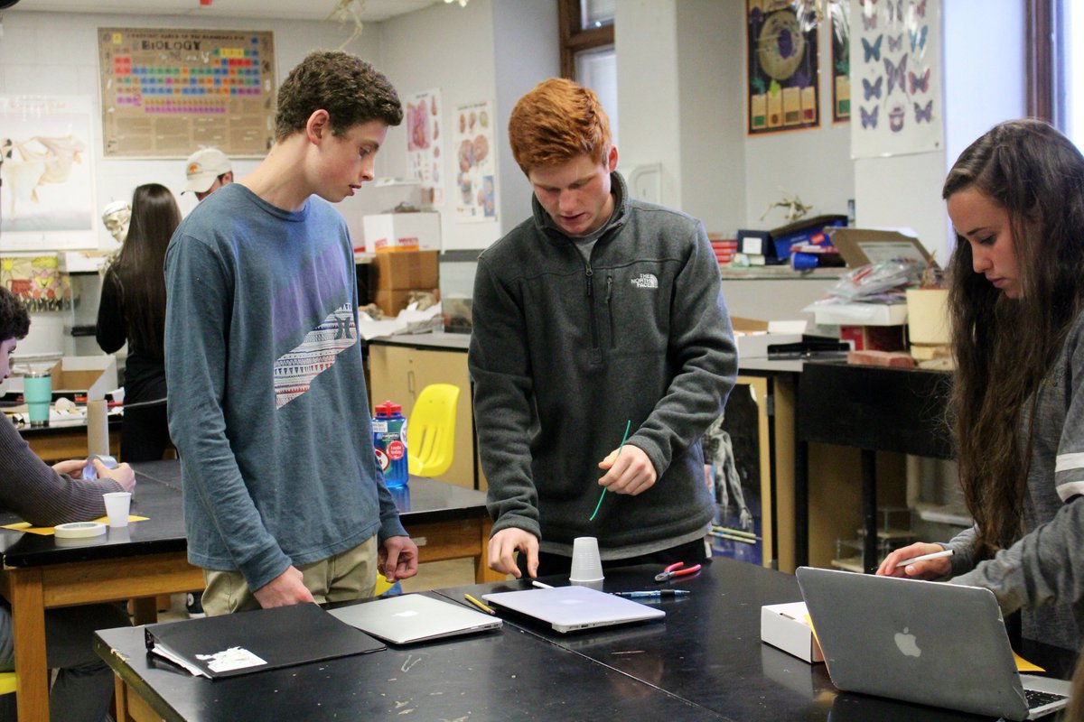 UA_Schools's tweet photo. @ibuahs students are making functional mini prosthetic legs from these supplies + 2 pens in connection w/ @UA_Socktober! #ServeLeadSucceed https://t.co/gYpUiKHLYc