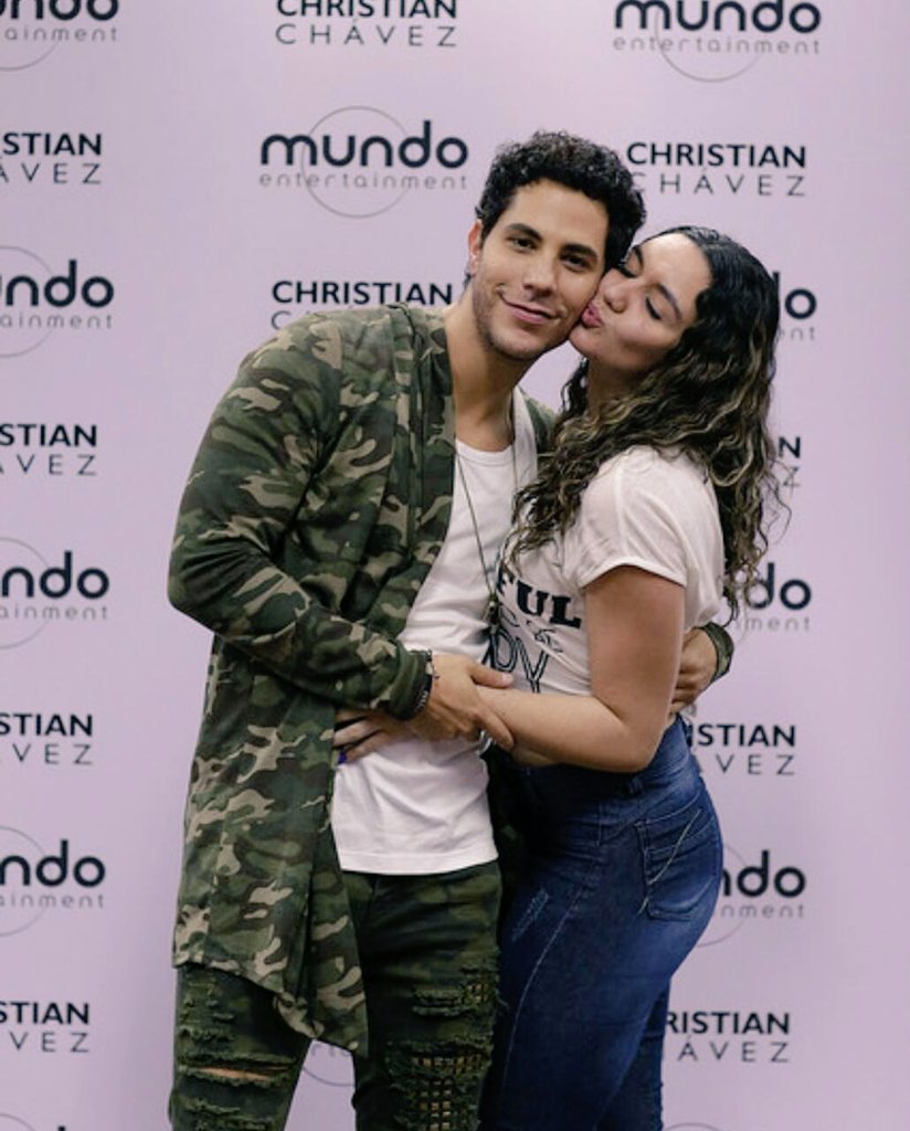 _lecaarvalho's tweet photo. Com voce sou fã da vida! Obrigada por tudo @christiancha ❤ #rbd #christianchavez

obrigada @mundo_producoes por ter me proporcionado tudo <3 https://t.co/UzAbS9YxVA