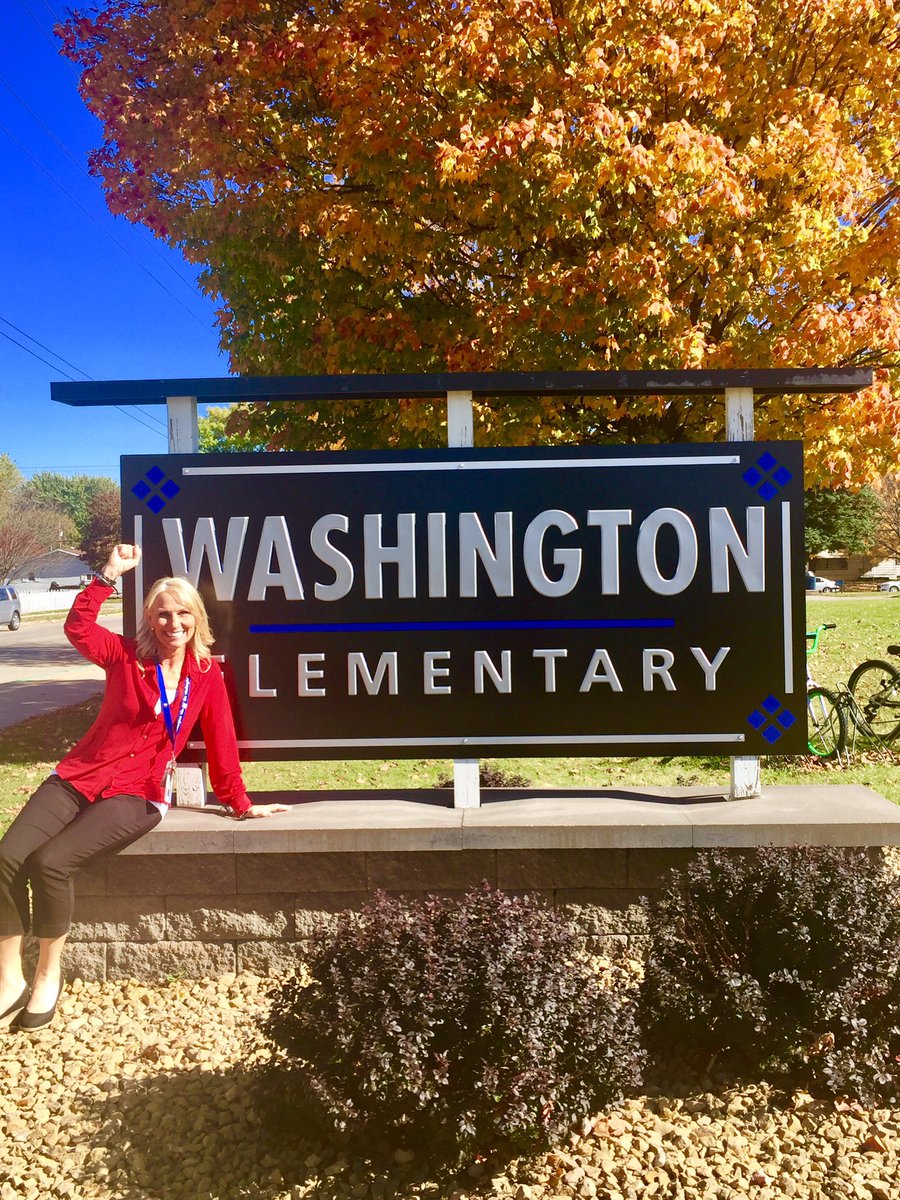 Washington_Way's tweet photo. Today is a GREAT day!  A new sign for our new home!  Go Mustangs!  #thewashingtonway https://t.co/KUNz0satmU