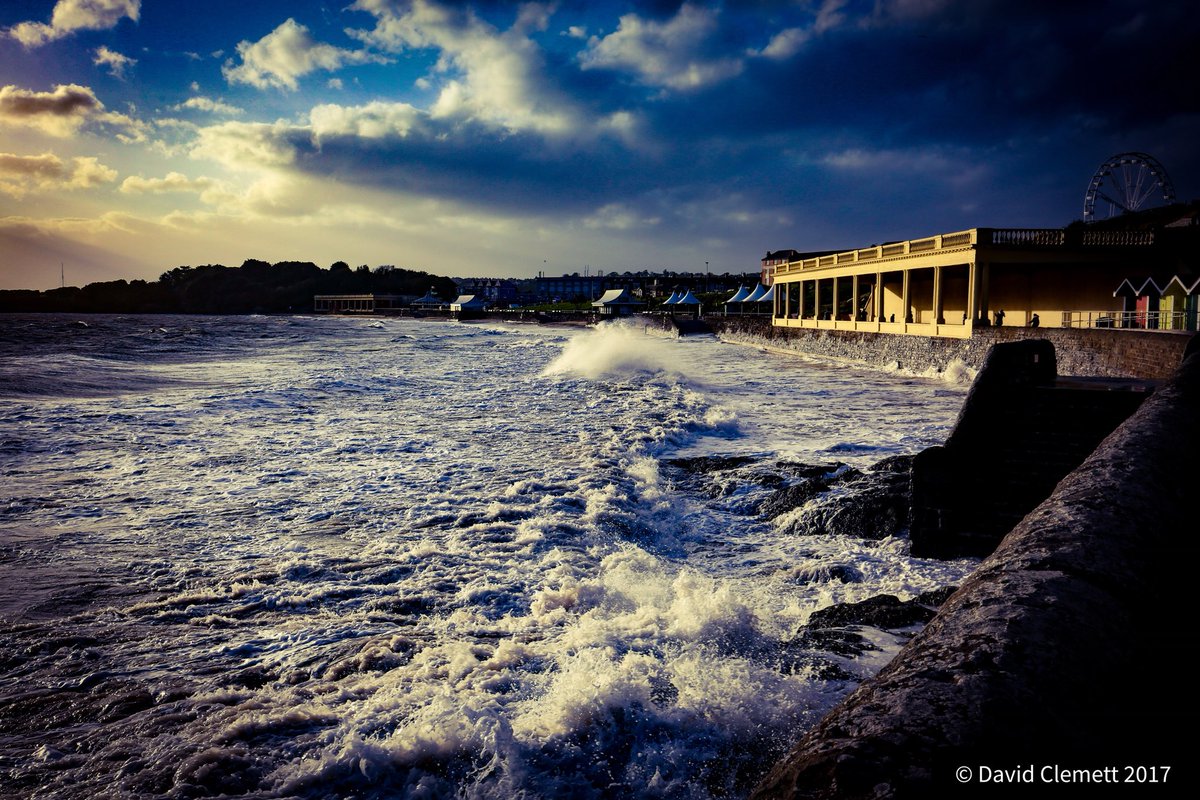 DavidDclemett's tweet photo. High Tide at Whitmore Bay Barry Island @ItsYourWales @_BARRYISLAND_ @Barrybados @visitthevale @ruthwignall @ValePhotoClub @barryinpics https://t.co/EgpRpufqAx