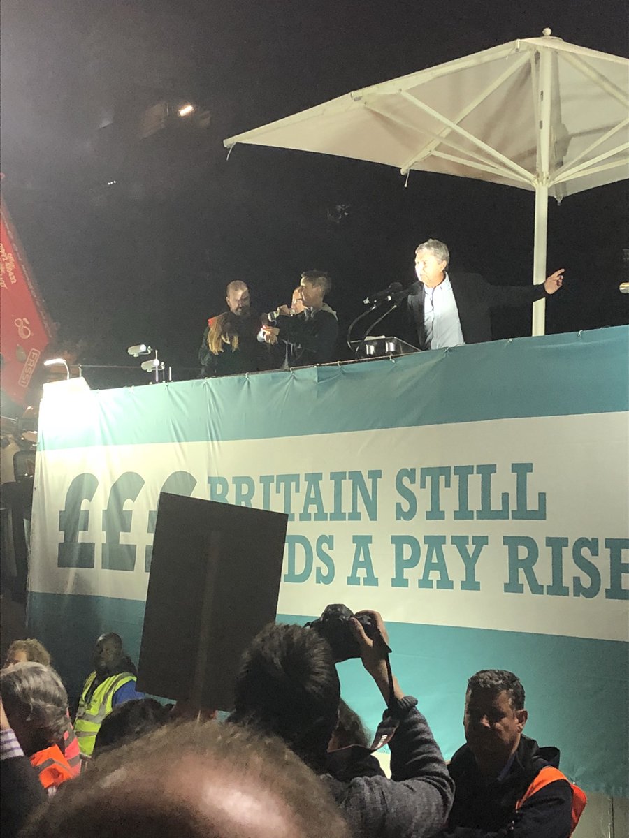 DavePrentis's tweet photo. “We don’t just want pay rises for people in uniforms. We want pay rises to be uniform - for all public sector workers” #payupnow https://t.co/10LQzJXnw4