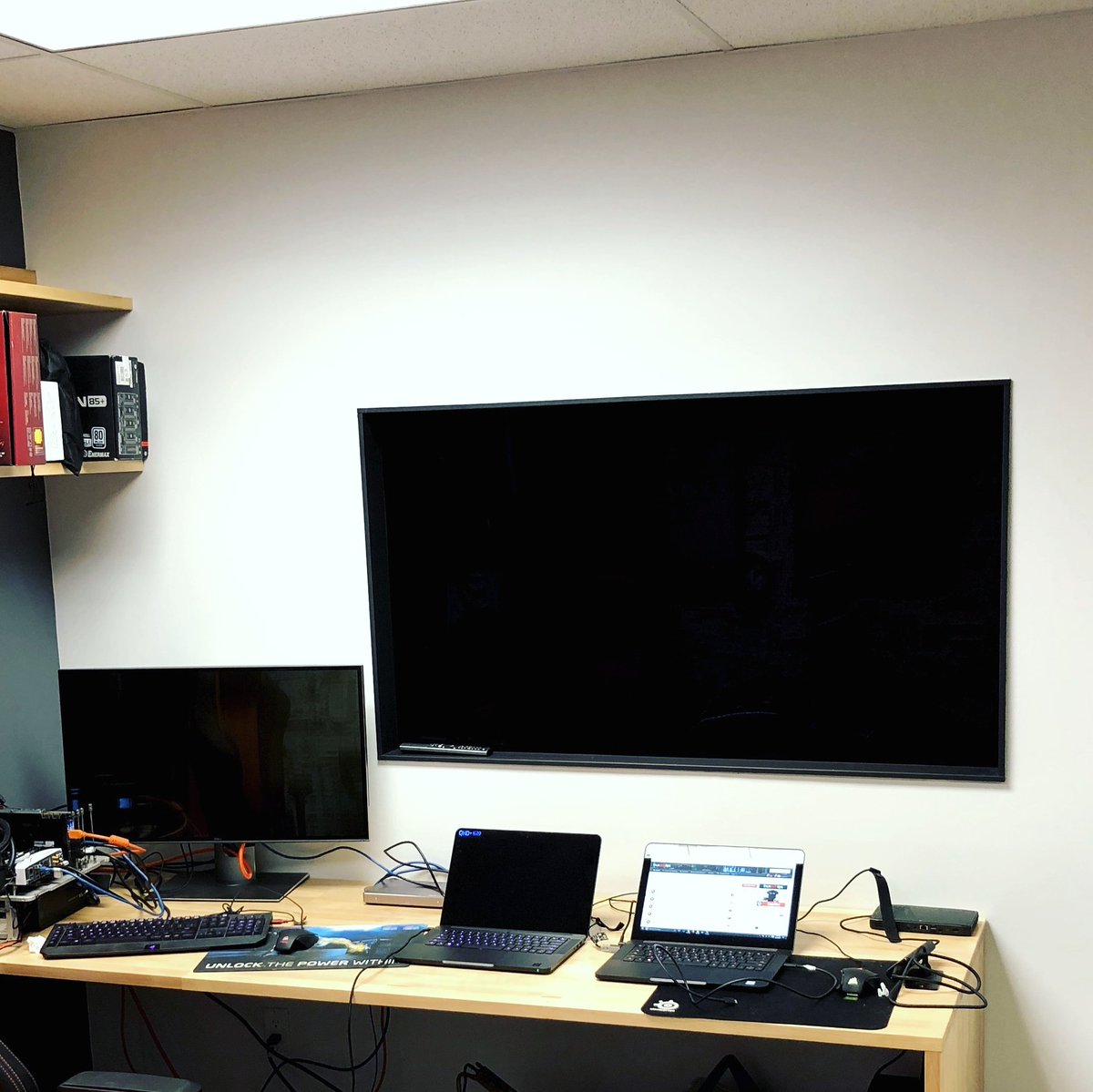 Linus Tech Tips On Twitter Ack Wallpaper Tv Install Video Uploading Now Git Yer Rt Fingers Warmed Up