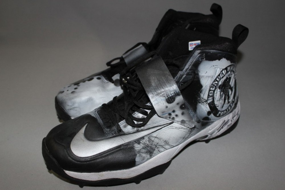 nflauction's tweet photo. #Colts fans support your player's charities and bid on their game worn cleats here! #MyCauseMyCleats #NFL 

https://t.co/ZF7djEKG70 https://t.co/jElztiS3cV