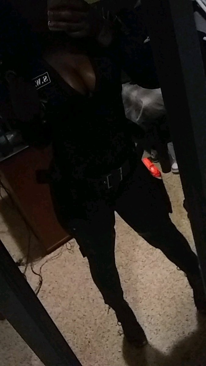 MajorityMelanin's tweet photo. #swat #officer #noCuffing #YupIAmThatGirl #Halloween #boo #COP23 https://t.co/fpjnBlhJ4r