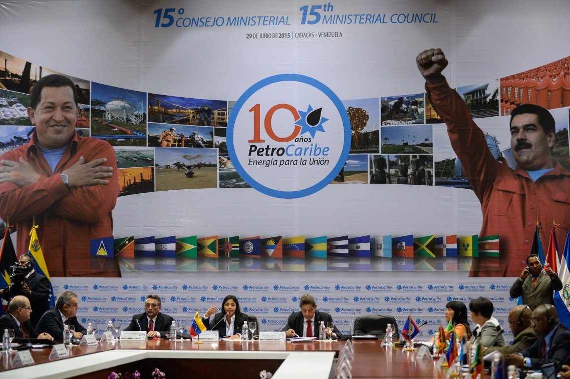 PetroCaribe felicita a Venezuela por la jornada electoral de este 15-O - vía .<a href="/ConElMazoDando/">Con el Mazo Dando</a>  wp.me/p7jxjR-Bgi
