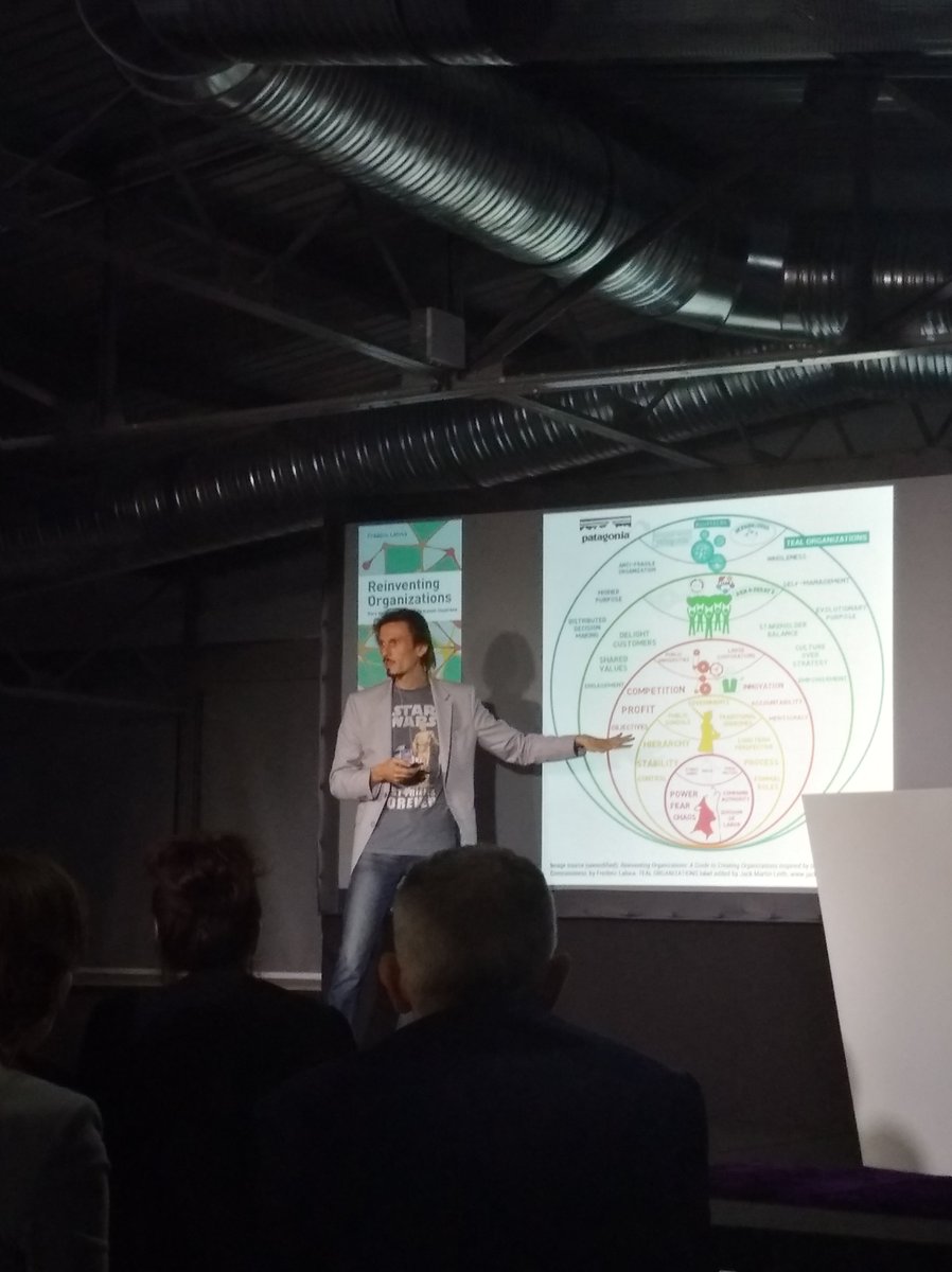 LeLabRH's tweet photo. "L'esprit critique,la créativité, la communication, la collaboration : les compétences de demain !" @boris_sirbey #monsterexperience #rh https://t.co/6UBMvUhAXE