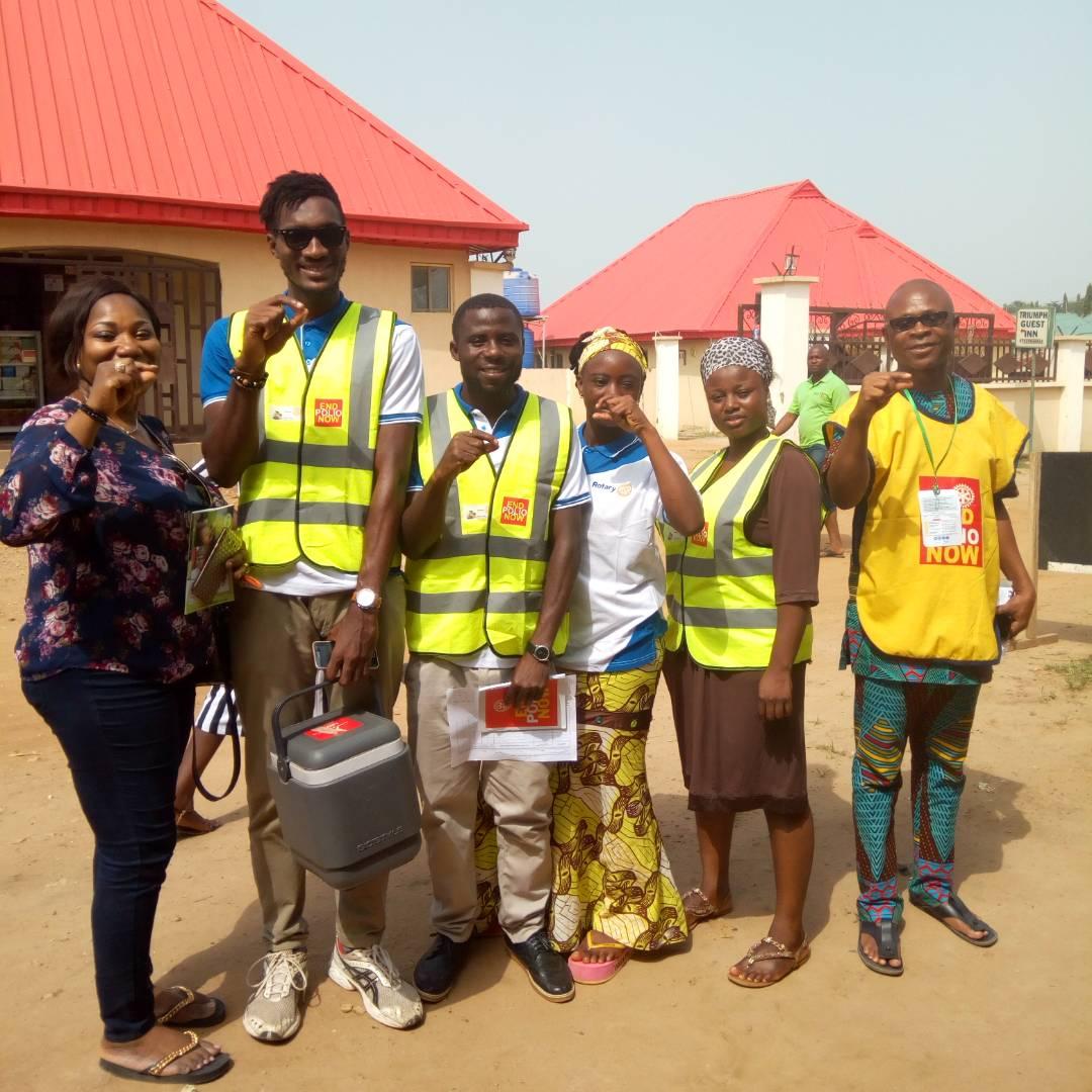 Xuckaponch's tweet photo. World polio oral immunization. ..day 4 issa wrap!😁
#ServingOurCommunities 
#rotaryclub 
#rotractor
#endpolionow https://t.co/4S08rOnMWQ